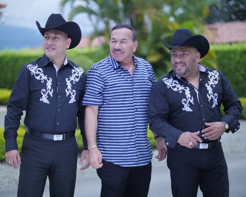Charrito Negro lanza nueva versión de “Pero te vas a arrepentir” junto a Banda La MB
