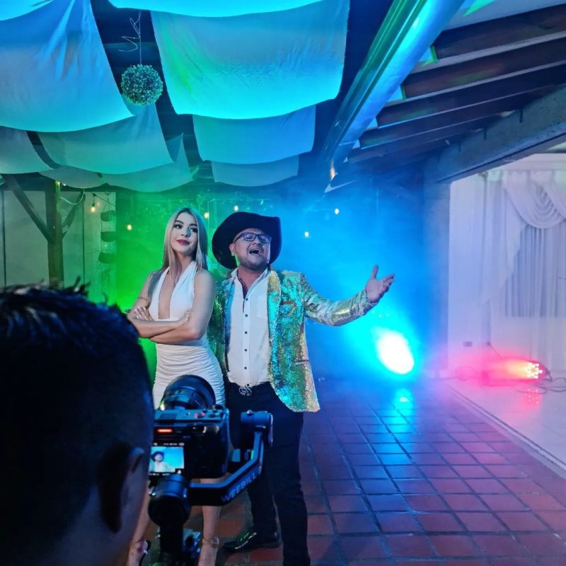 Estamos "De Estrene En Estrene" con los Bacanes del Sur